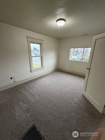 4825 S I Street, Tacoma, WA 98408