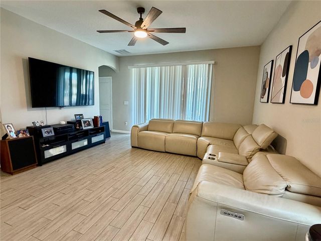 1073 CHELAN FALLS DRIVE, Deland, FL 32724