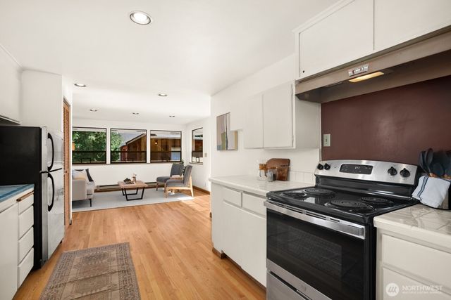 4015 W Prosper Street, Seattle, WA 98199