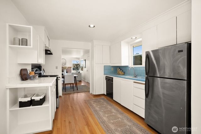 4015 W Prosper Street, Seattle, WA 98199