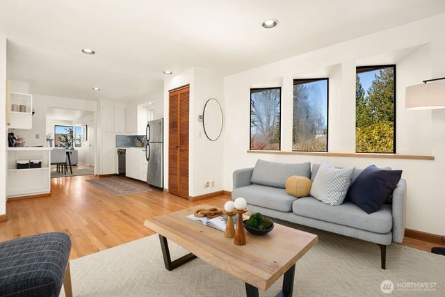 4015 W Prosper Street, Seattle, WA 98199