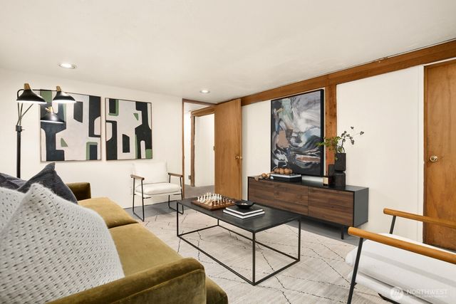 4015 W Prosper Street, Seattle, WA 98199