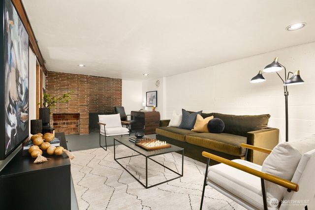 4015 W Prosper Street, Seattle, WA 98199