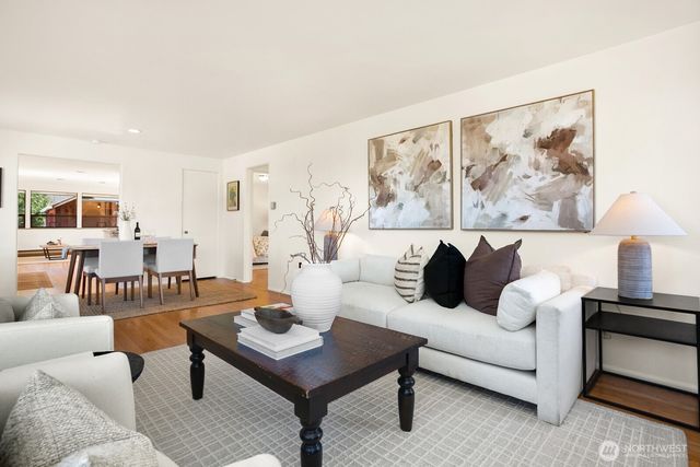 4015 W Prosper Street, Seattle, WA 98199