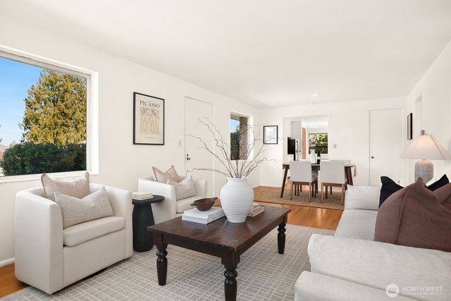 4015 W Prosper Street, Seattle, WA 98199