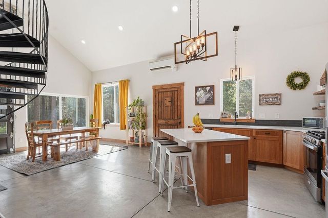 1020 W Owens Rd, Deer Park, WA 99006