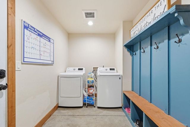 1020 W Owens Rd, Deer Park, WA 99006