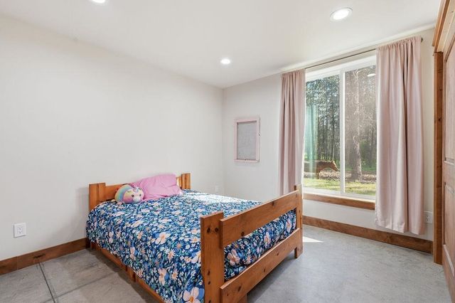 1020 W Owens Rd, Deer Park, WA 99006