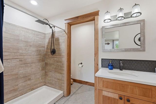 1020 W Owens Rd, Deer Park, WA 99006