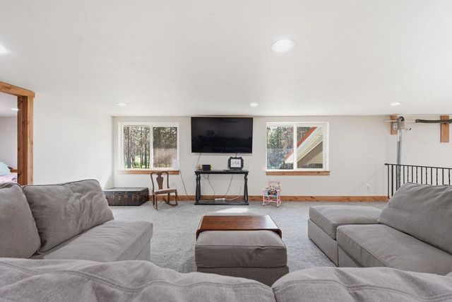1020 W Owens Rd, Deer Park, WA 99006