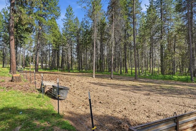 1020 W Owens Rd, Deer Park, WA 99006