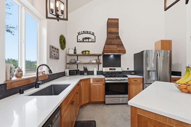 1020 W Owens Rd, Deer Park, WA 99006