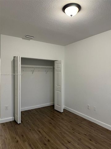 319 SE 20th Ter 319, Homestead, FL 33033