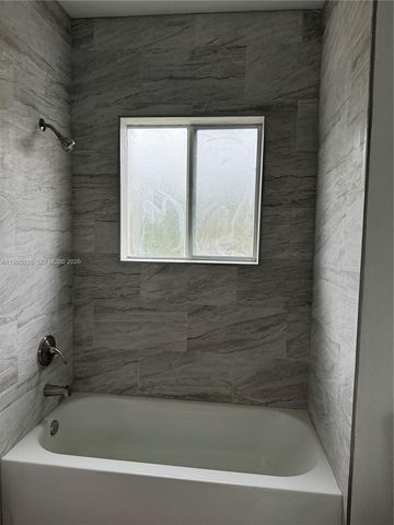 319 SE 20th Ter 319, Homestead, FL 33033