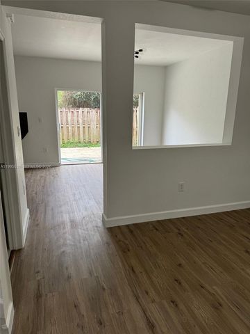 319 SE 20th Ter 319, Homestead, FL 33033