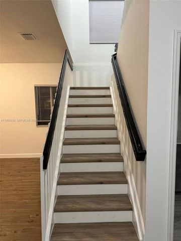 319 SE 20th Ter 319, Homestead, FL 33033