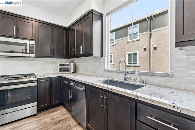 112 Apricot St, Livermore, CA 94551