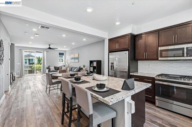 112 Apricot St, Livermore, CA 94551