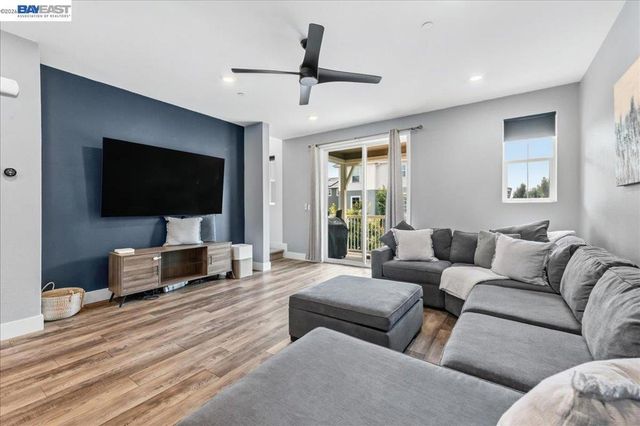 112 Apricot St, Livermore, CA 94551