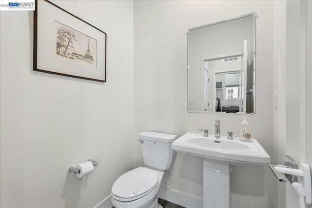 112 Apricot St, Livermore, CA 94551