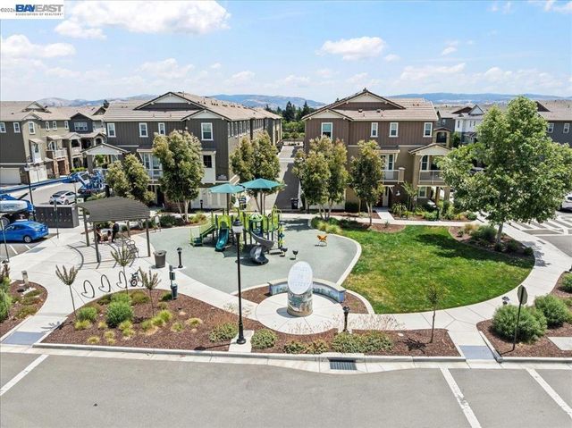 112 Apricot St, Livermore, CA 94551