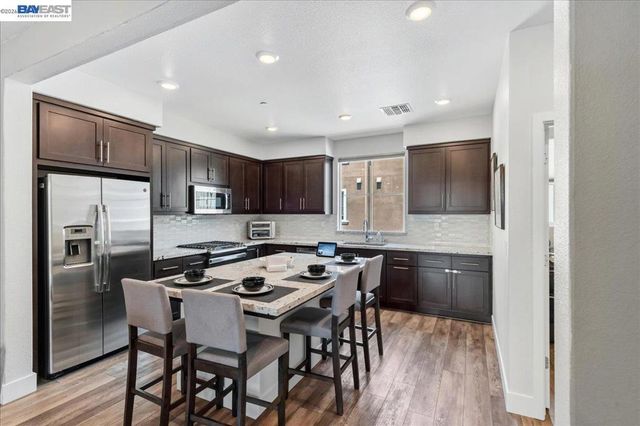 112 Apricot St, Livermore, CA 94551