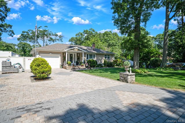 5 Overlook Drive, Mastic, NY 11950