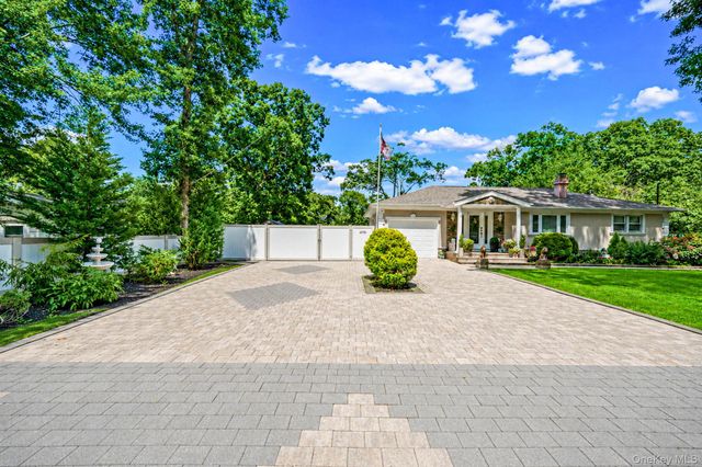 5 Overlook Drive, Mastic, NY 11950