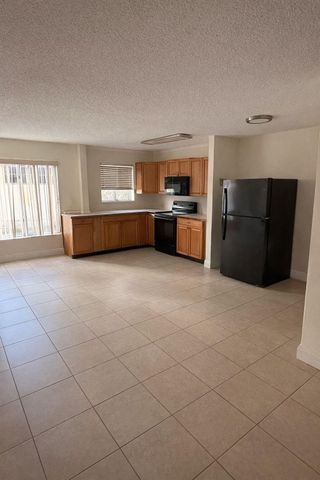 7910 Taft Street 109, Pembroke Pines, FL 33024