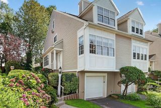 35 Roundtop Road, Yonkers, NY 10710