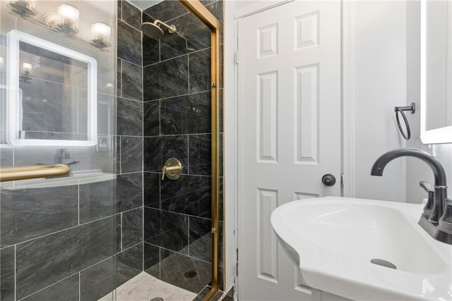 1011 Taylor St, N Versailles, PA 15137