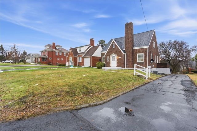 1011 Taylor St, N Versailles, PA 15137