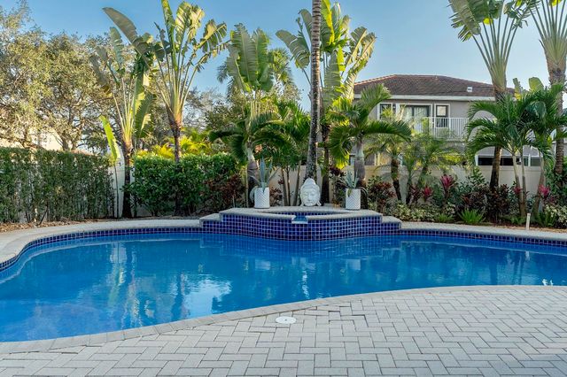 16138 SW 15th Street, Pembroke Pines, FL 33027