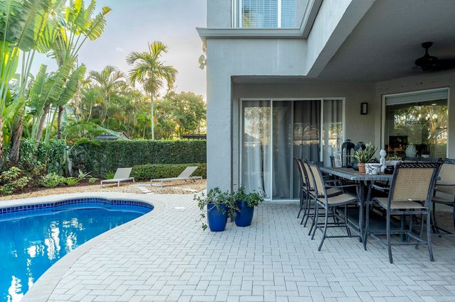 16138 SW 15th Street, Pembroke Pines, FL 33027