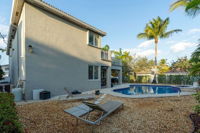 16138 SW 15th Street, Pembroke Pines, FL 33027