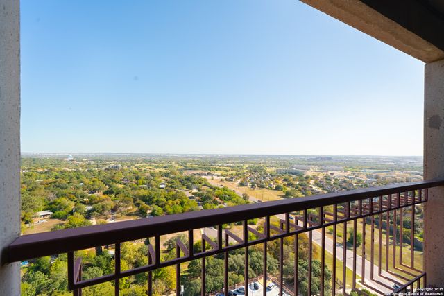 1 Towers Park Ln Apt 2004, San Antonio, TX 78209