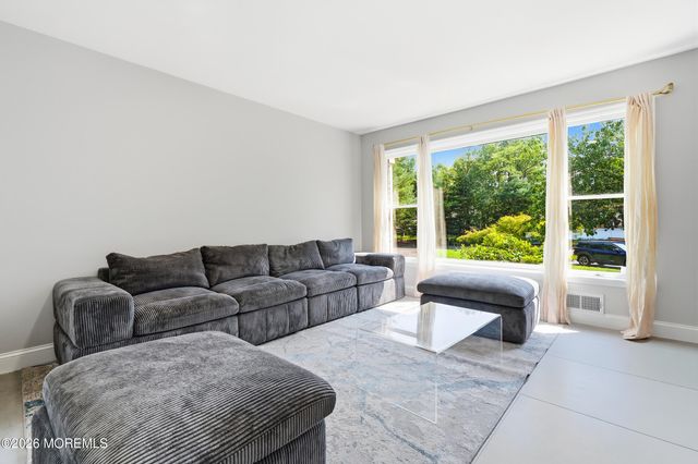 445 Slocum Place, Oakhurst, NJ 07755