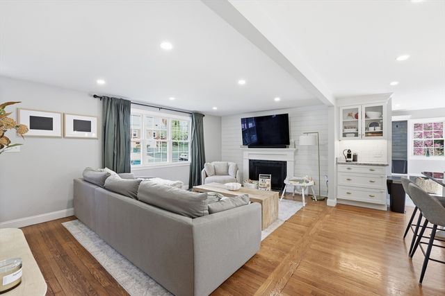 62 Fulton St, Norwood, MA 02062