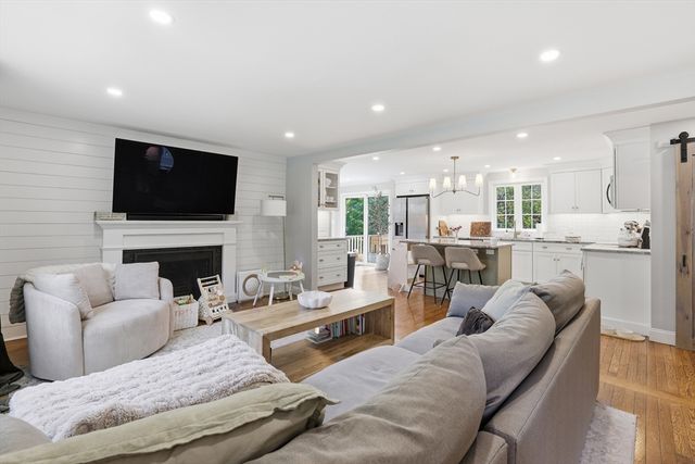 62 Fulton St, Norwood, MA 02062