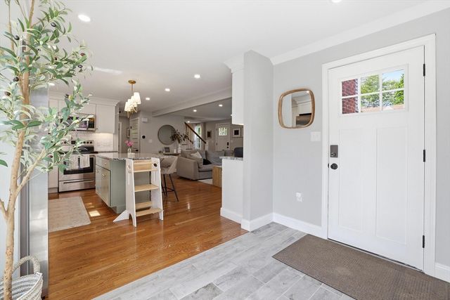 62 Fulton St, Norwood, MA 02062