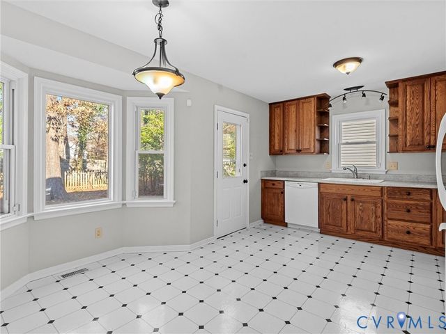 13706 Danbury Dr, Chesterfield, VA 23113