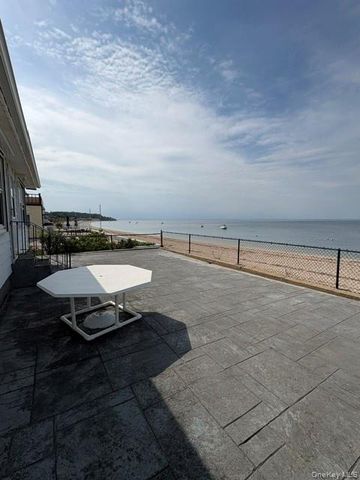 18 Howard Road, Bayville, NY 11709