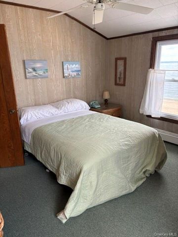 18 Howard Road, Bayville, NY 11709