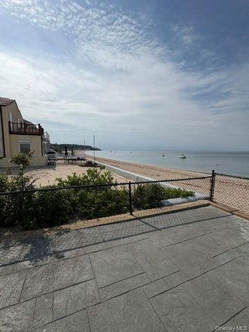 18 Howard Road, Bayville, NY 11709