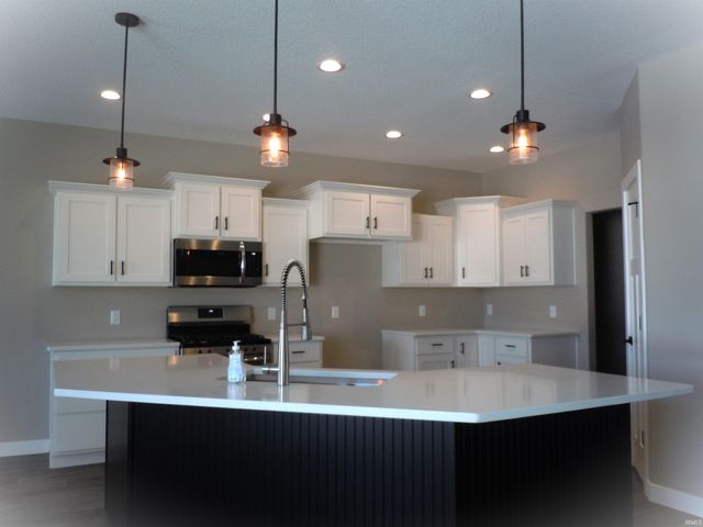 636 Sandringham Pass, Fort Wayne, IN 46845