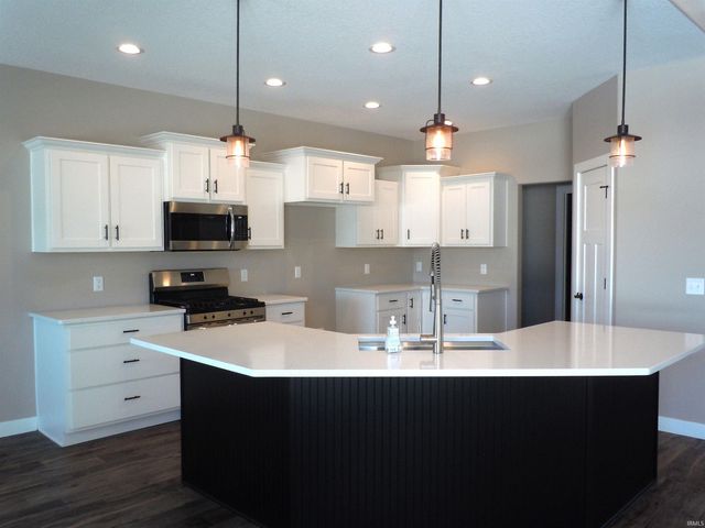 636 Sandringham Pass, Fort Wayne, IN 46845