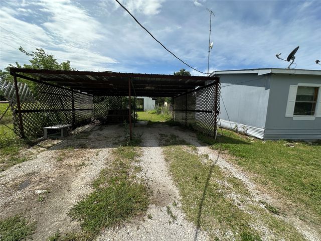 3360 Old Sherman Road, Whitesboro, TX 76273