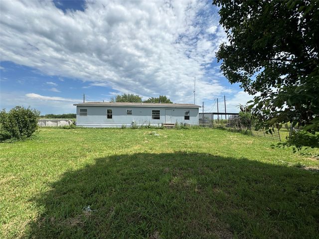 3360 Old Sherman Road, Whitesboro, TX 76273