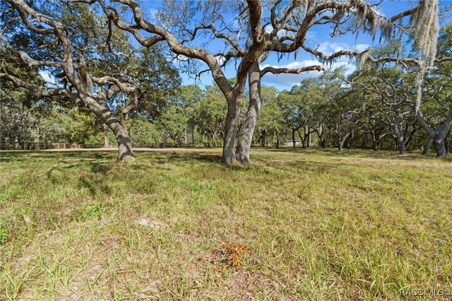 4290 W Norvell Bryant Highway, Crystal River, FL 34429