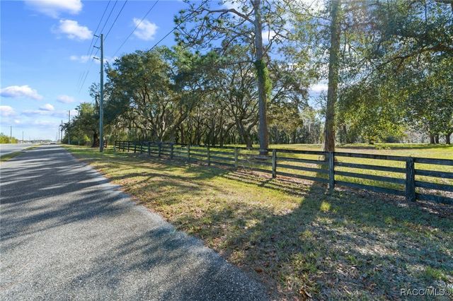 4290 W Norvell Bryant Highway, Crystal River, FL 34429